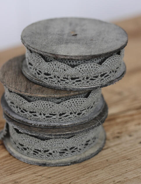 Krajková stuha 2,5 cm