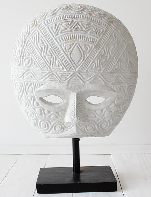 Bílá dřevěná tvář na stojanu