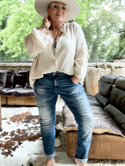 Jeans Feel the Groove