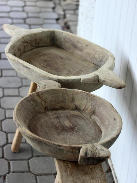 Dřevěná vintage mísa s držadlem