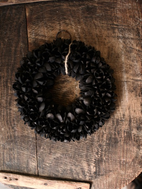 Černý věnec 20 cm