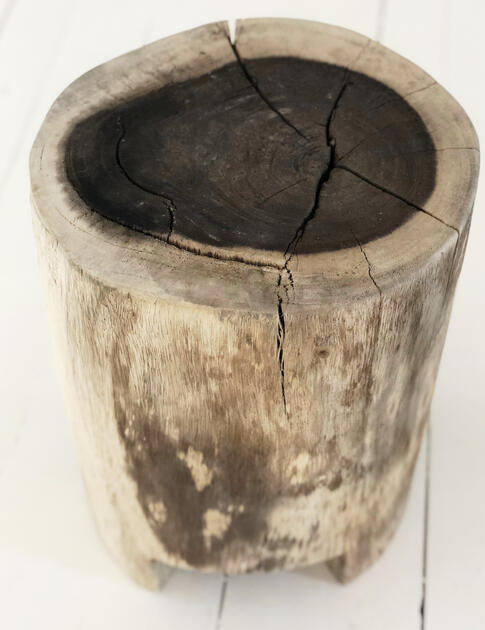 Stolek z exotického dřeva