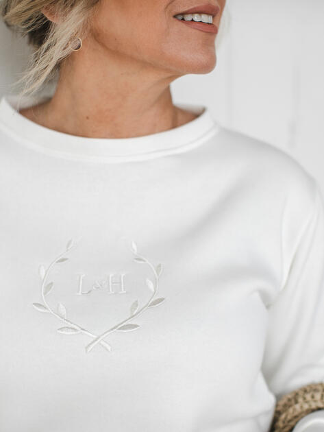 Delší mikina krémová